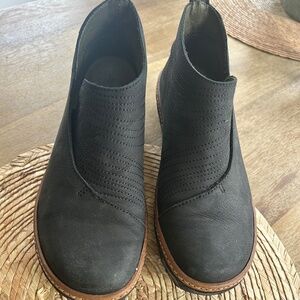 WOMEN'S EL NATURALISTA BLACK ANKLE BOOTS - SIZE 7